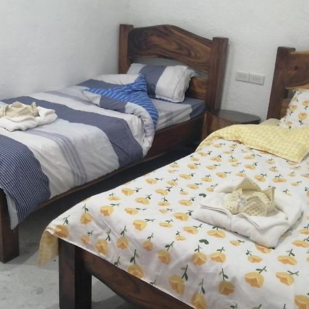 Panda Guest House Coron Buitenkant foto