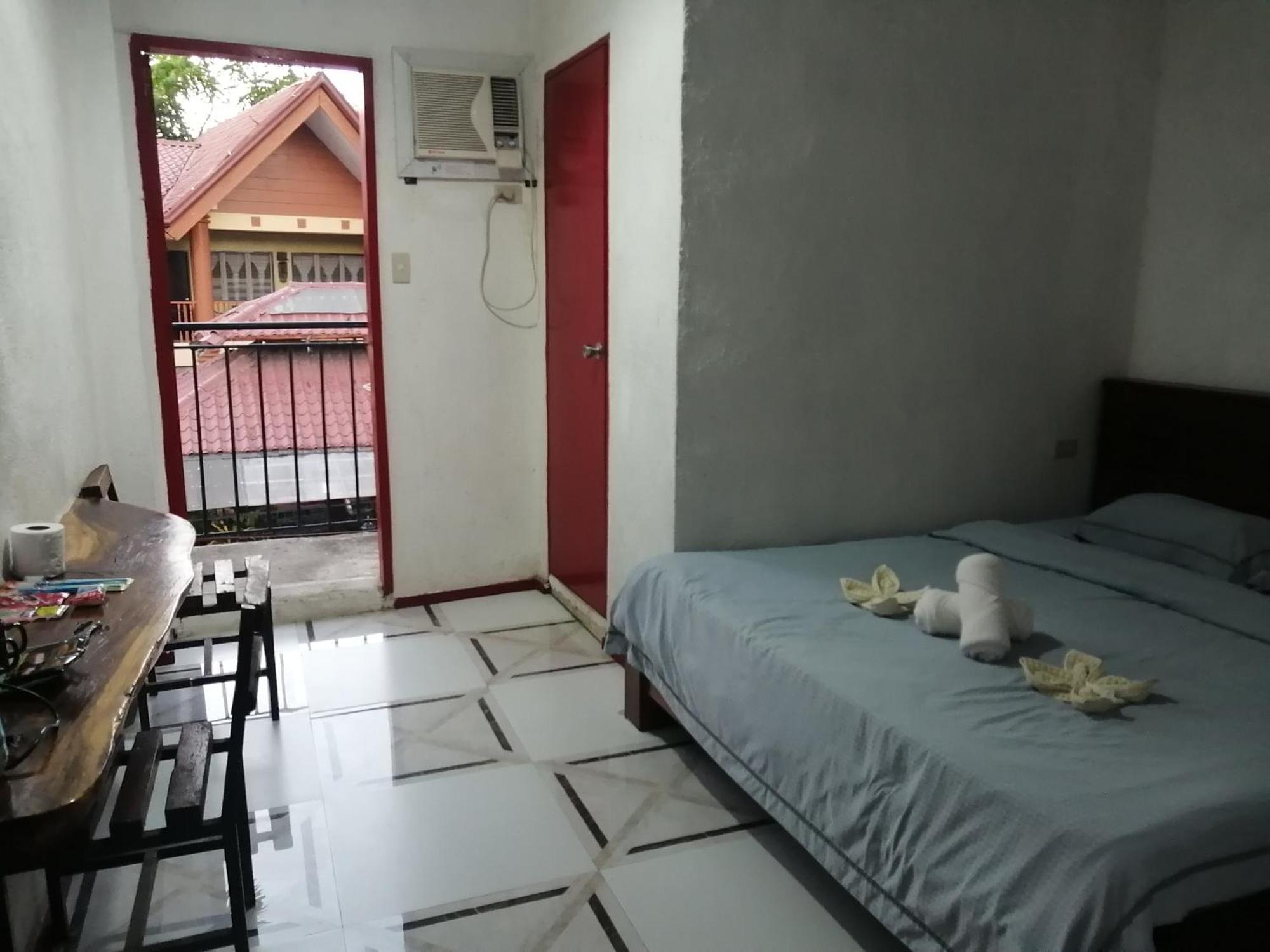 Panda Guest House Coron Buitenkant foto