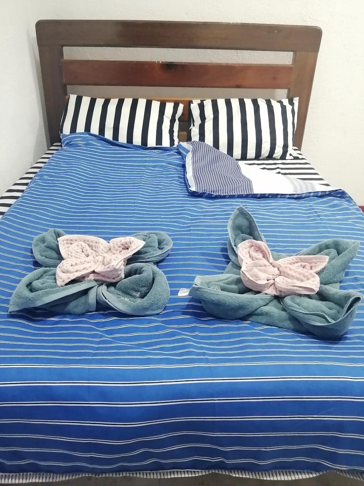 Panda Guest House Coron Buitenkant foto